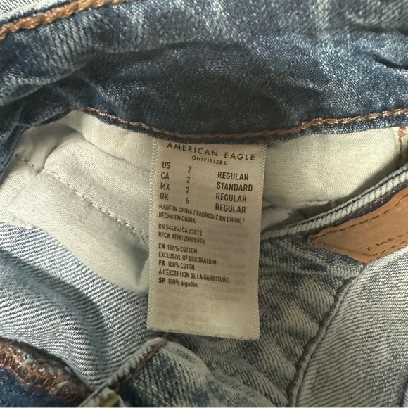 American Eagle Tomgirl Womens Distressed Jeans Button Fly Size 2 - Picture 11 of 12